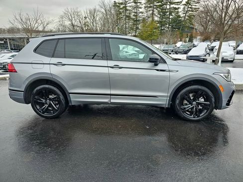 Used 2024 Volkswagen Tiguan SE R-Line image 8