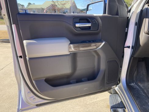 Used 2019 Chevrolet Silverado 1500 LT w/ All-Star Edition image 11