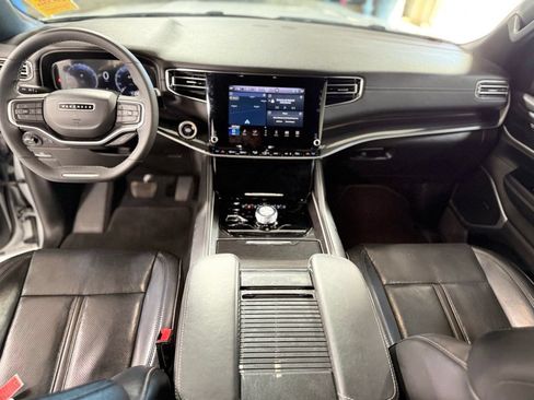 Used 2022 Jeep Wagoneer Series I w/ Convenience Group I AWD/4WD image 2