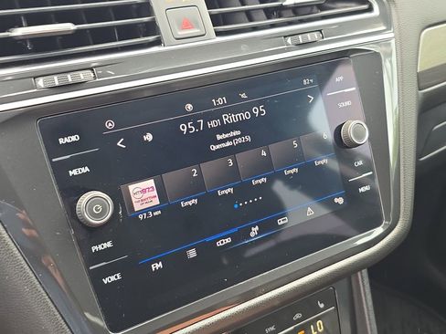 Used 2023 Volkswagen Tiguan SE image 25