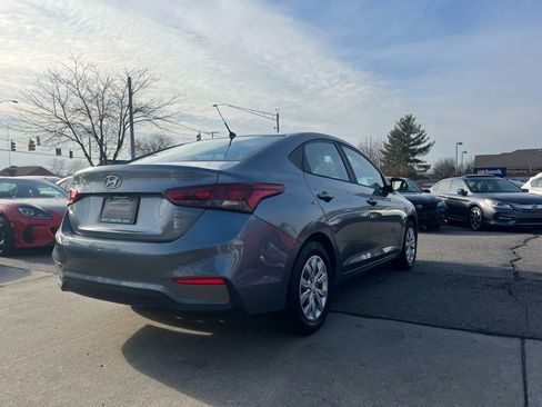 Used 2018 Hyundai Accent SE image 3