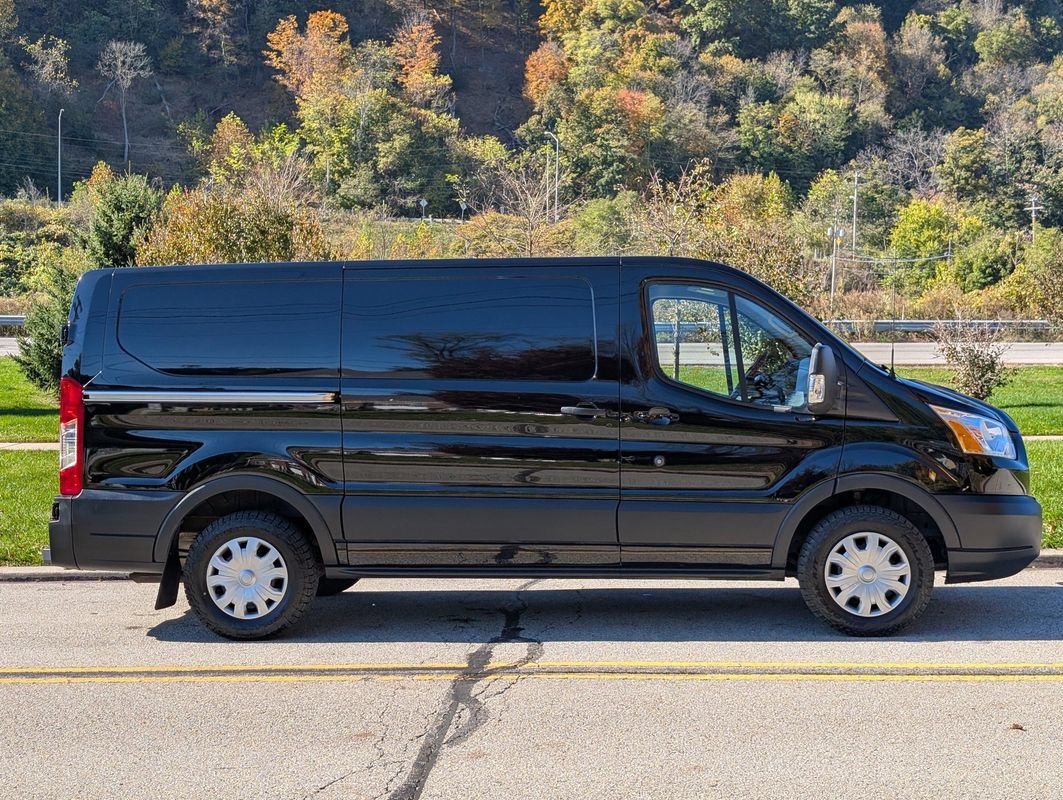 Used 2019 Ford Transit 150 130 Low Roof w/ Exterior Upgrade Package RWD image 4