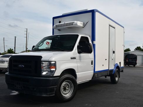 Used 2023 Ford E-350 and Econoline 350 Super Duty w/ Power Windows & Locks Group RWD image 3
