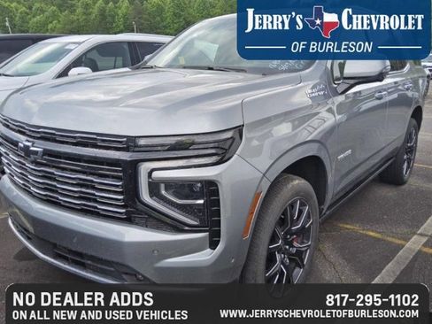 Used 2025 Chevrolet Tahoe High Country AWD/4WD image 2