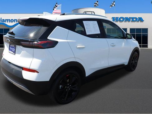 Used 2023 Chevrolet Bolt EUV LT w/ Convenience Package FWD image 7