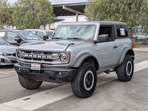 Used 2023 Ford Bronco Big Bend w/ Sasquatch Package AWD/4WD image 2