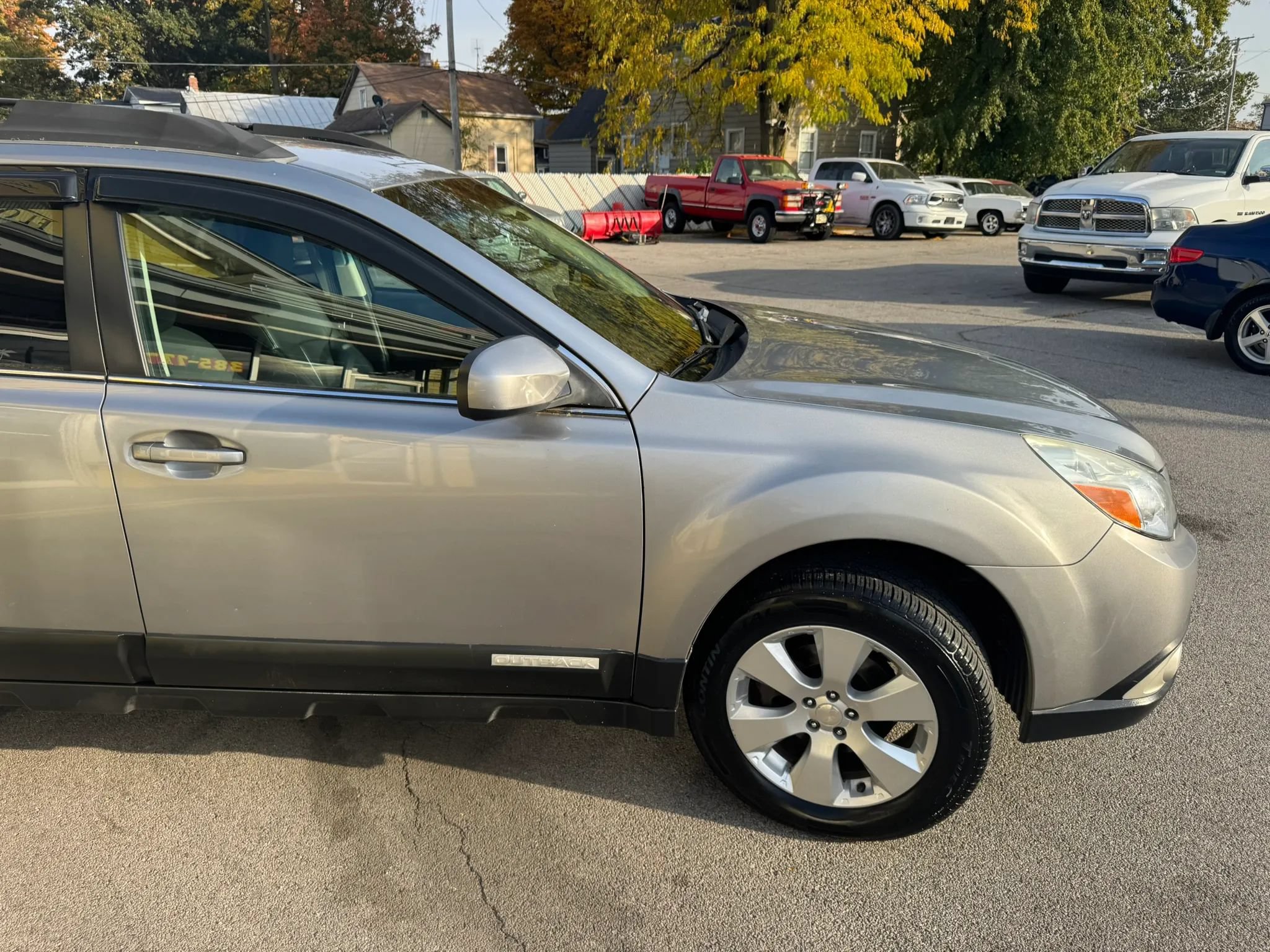 Used 2011 Subaru Outback 2.5i Limited AWD/4WD image 10