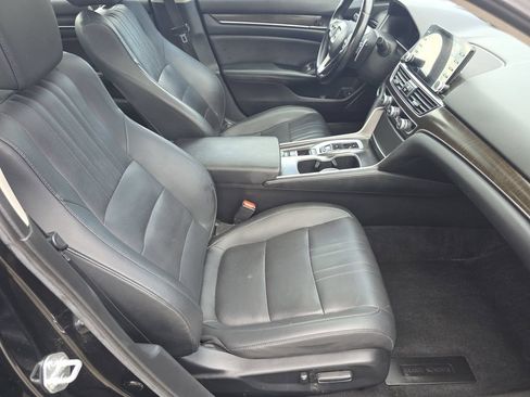 Used 2021 Honda Accord Touring image 30