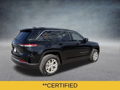 Certified 2024 Jeep Grand Cherokee Limited image 4