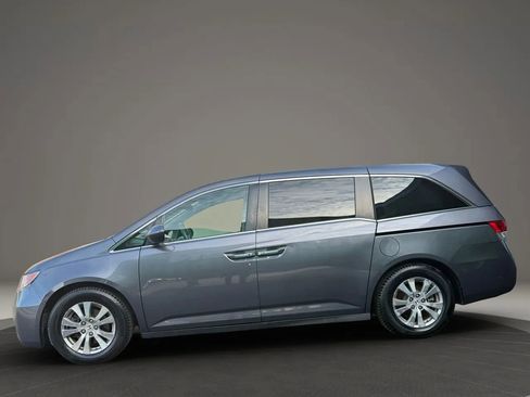 Used 2016 Honda Odyssey SE image 2