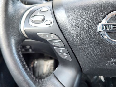 Used 2017 Nissan Pathfinder Platinum image 33