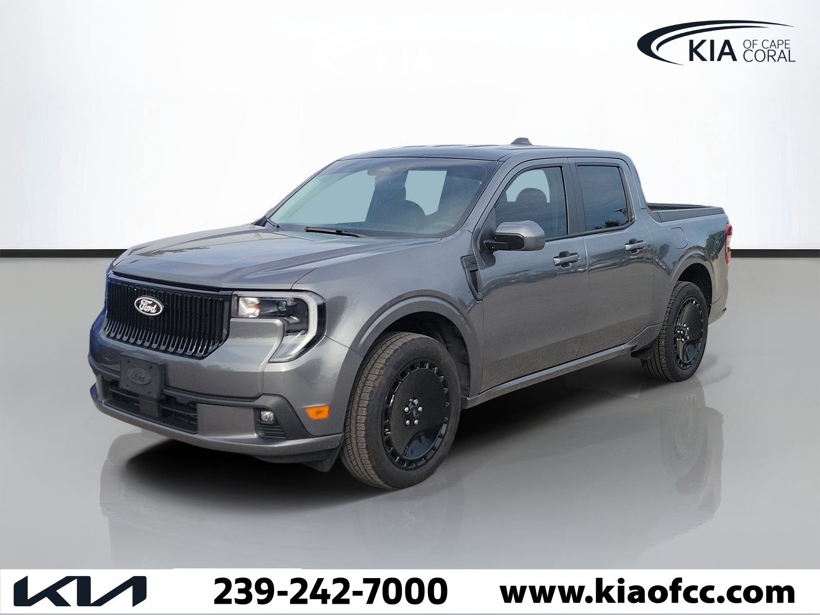 Used 2025 Ford Maverick Lobo AWD/4WD image 3