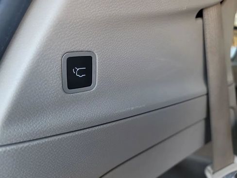 Used 2017 Chrysler Pacifica Touring-L Plus image 28