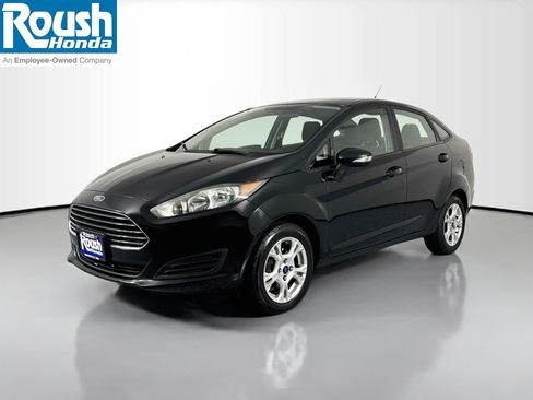 Used 2016 Ford Fiesta SE FWD image 1