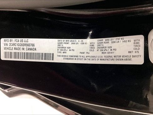 Used 2025 Chrysler Pacifica Limited FWD image 44