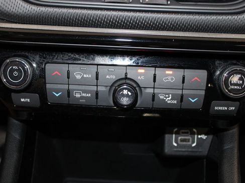 Used 2024 Jeep Compass Trailhawk AWD/4WD image 38