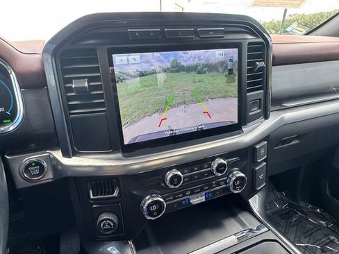 Used 2021 Ford F150 Lariat RWD image 9