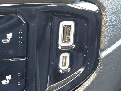 Used 2022 Chevrolet Silverado 1500 LT image 10