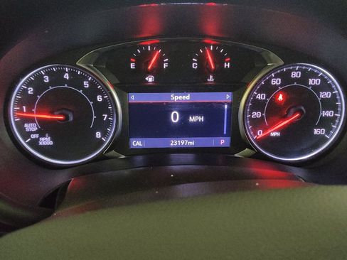 Used 2023 GMC Terrain SLT image 23