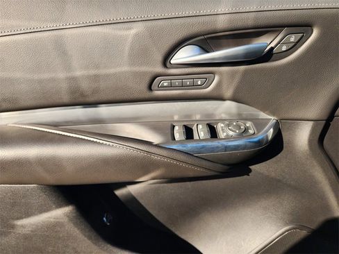 Used 2025 Cadillac XT4 Premium Luxury image 57