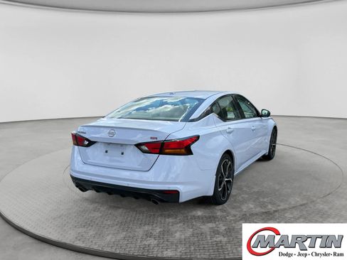 Used 2025 Nissan Altima 2.5 SR w/ SR Premium Package FWD image 5