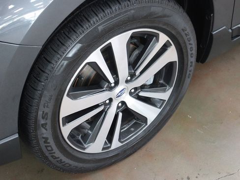 Used 2018 Subaru Outback 2.5i Limited image 23