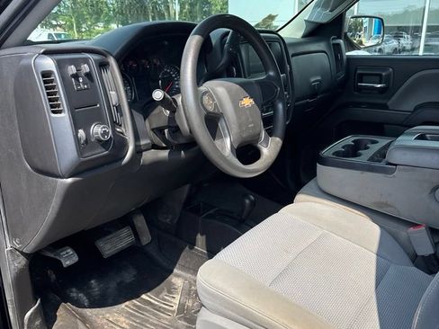 Used 2018 Chevrolet Silverado 1500 Custom w/ Custom Convenience Package AWD/4WD image 16
