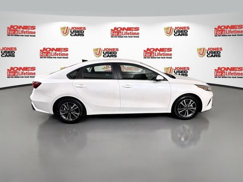 Used 2024 Kia Forte LXS w/ LXS Technology Package FWD image 16