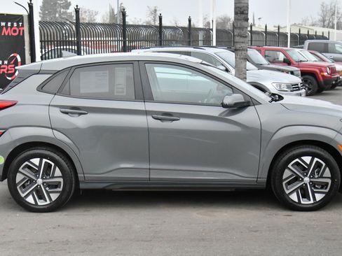 Used 2023 Hyundai Kona Limited image 9