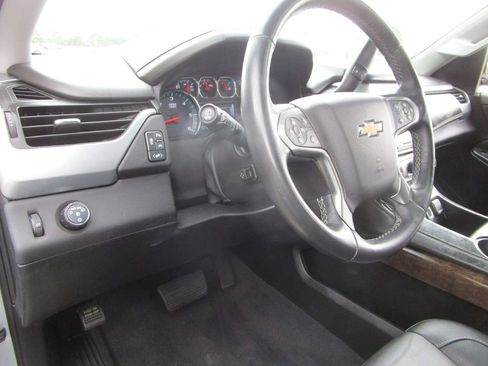 Used 2019 Chevrolet Tahoe LT RWD image 25