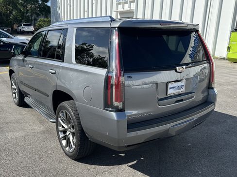 Used 2020 Cadillac Escalade Luxury w/ Escalade Sport Edition AWD/4WD image 8
