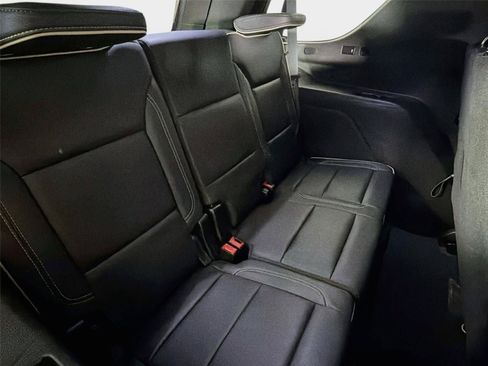 Certified 2022 GMC Yukon SLT w/ SLT Premium Package AWD/4WD image 28