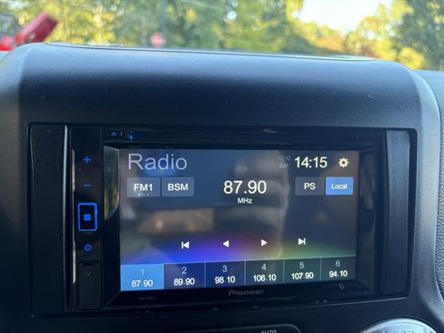 Used 2012 Jeep Wrangler Sahara image 27