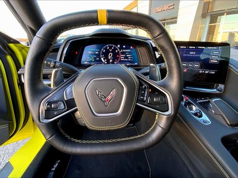 Used 2021 Chevrolet Corvette Stingray Premium Conv w/ Z51 Performance Package image 5