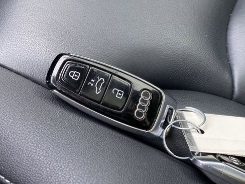 Used 2021 Audi Q8 Premium w/ Convenience Package image 29