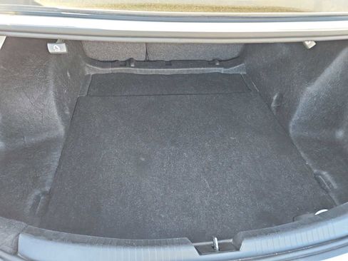 Used 2020 Chevrolet Malibu LT image 32