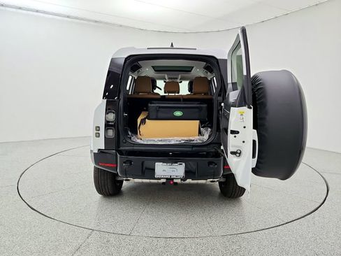 New 2026 Land Rover Defender 110 X-Dynamic SE AWD/4WD image 19
