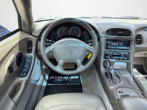 Used 2004 Chevrolet Corvette Coupe w/ Preferred Equipment Group image 15