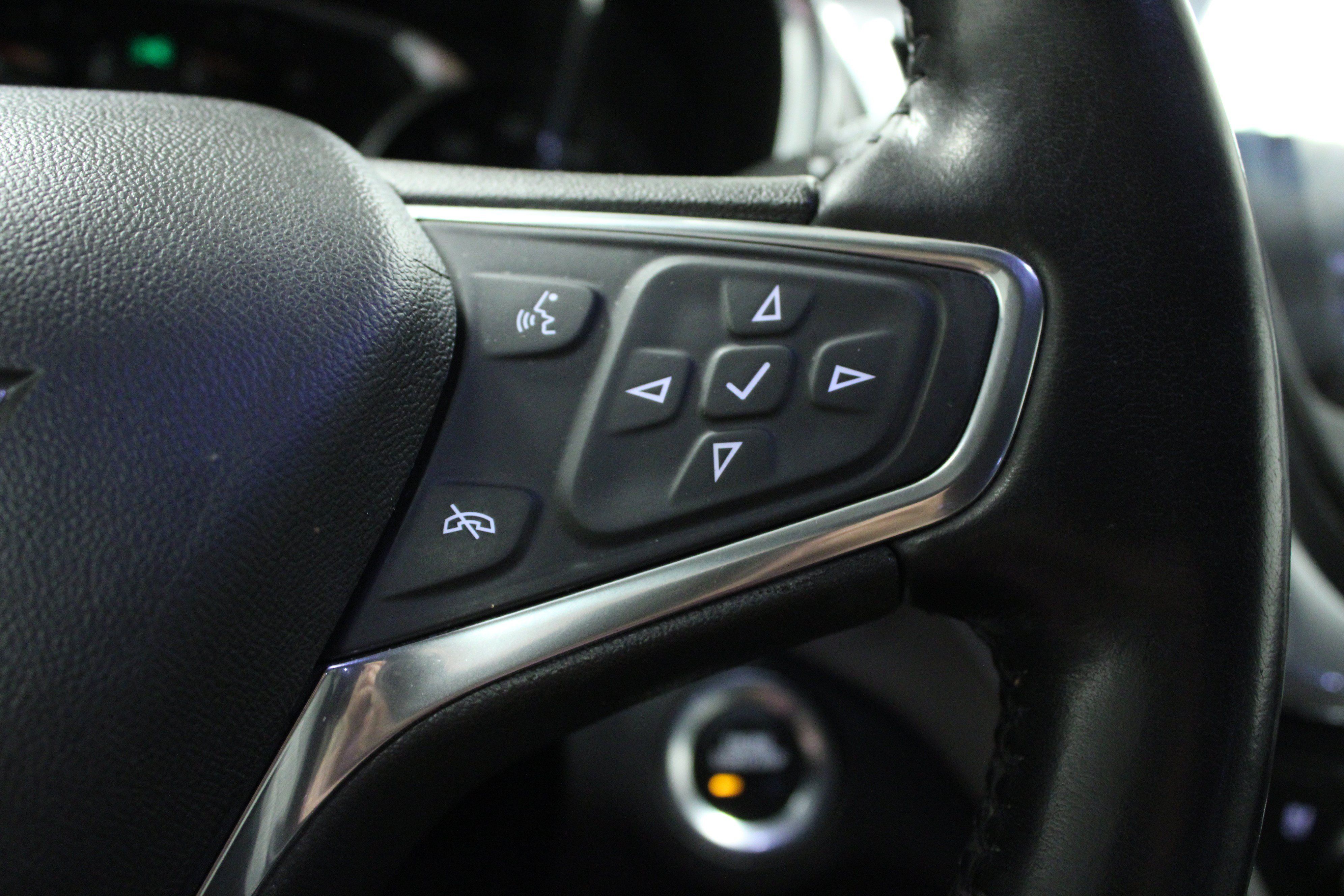 Used 2020 Chevrolet Equinox Premier FWD image 21