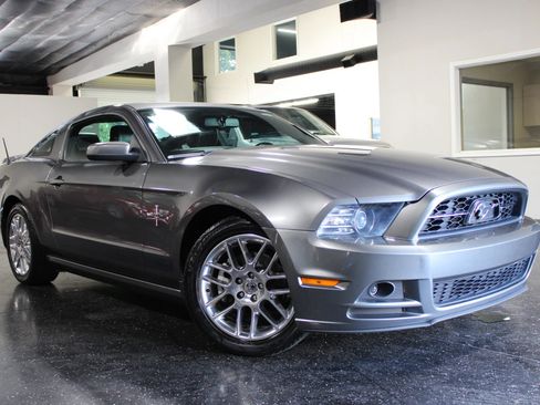 Used 2014 Ford Mustang Premium w/ Equipment Group 202A RWD image 31