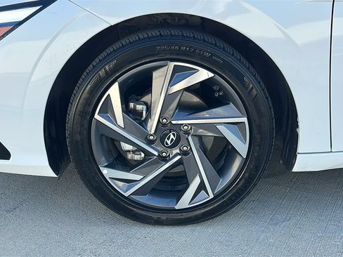 Used 2024 Hyundai Elantra Limited FWD image 7