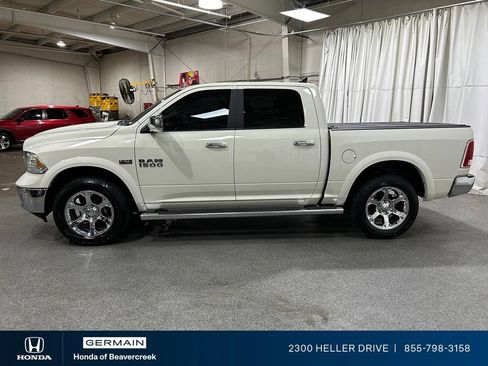Used 2018 RAM 1500 Laramie w/ Convenience Group AWD/4WD image 5