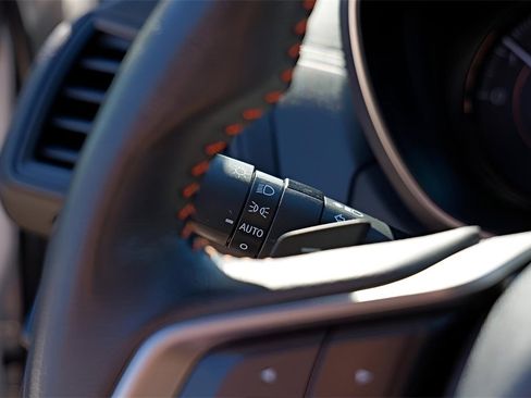 Used 2018 Subaru Crosstrek 2.0i Premium w/ Eyesight System image 14