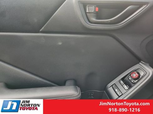 Used 2025 Toyota GR86 Premium w/ ALL Weather Mat Package (TMS) RWD image 23