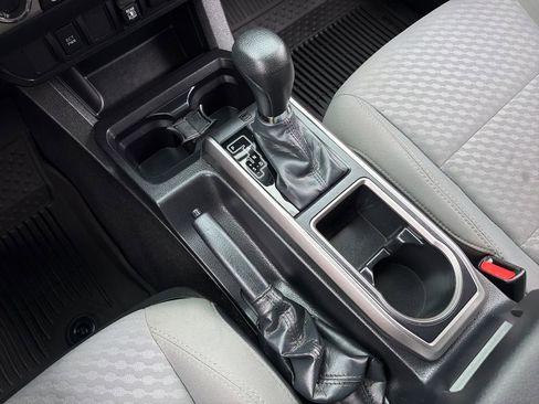 Used 2022 Toyota Tacoma SR5 image 24