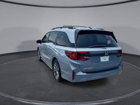 Used 2025 Honda Odyssey Touring image 10