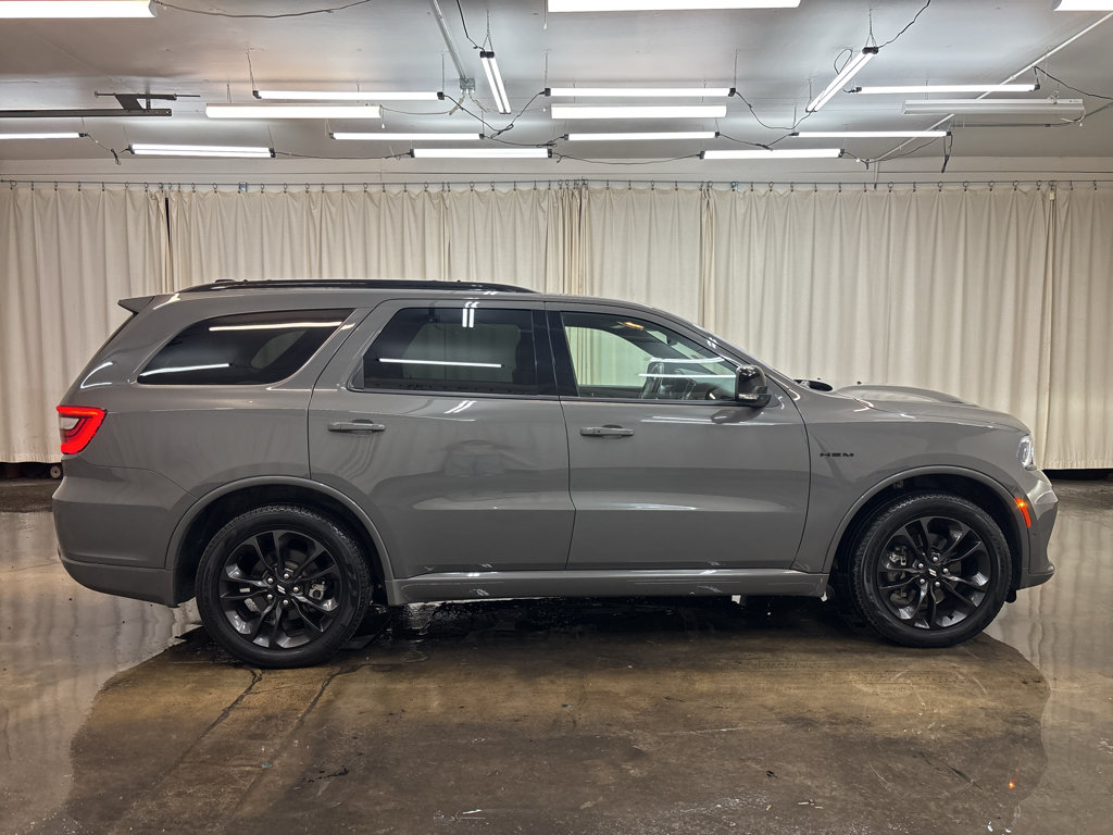 Used 2025 Dodge Durango R/T w/ Blacktop Package AWD/4WD image 6
