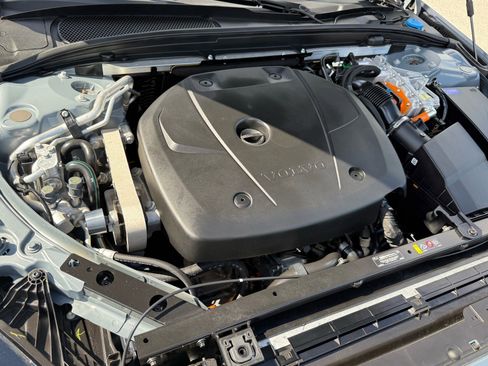 Used 2024 Volvo S60 T8 Plus w/ Climate Package image 33