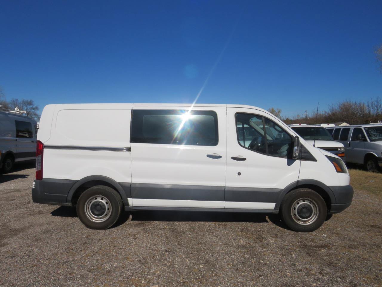Used 2016 Ford Transit 150 130 Low Roof RWD image 4