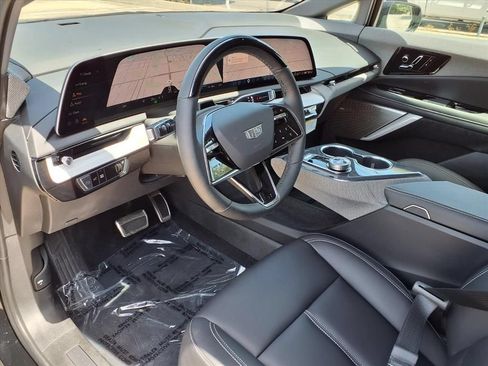 Used 2026 Cadillac Optiq Luxury 1 RWD image 18